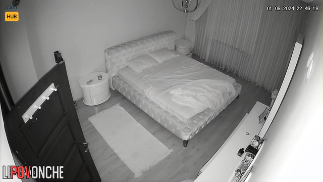 A quick fuck between cheating woman & neighbor while husband is out of flat