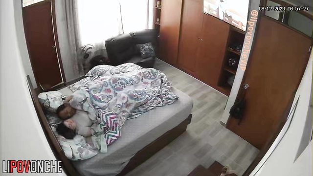 Cuddly couple wanted to fuck, but they urgently need to leave their home