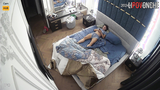 Young girl recklessly masturbates while watching her favorite porno
