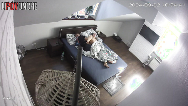 She wants him to finish and leave - hidden camera