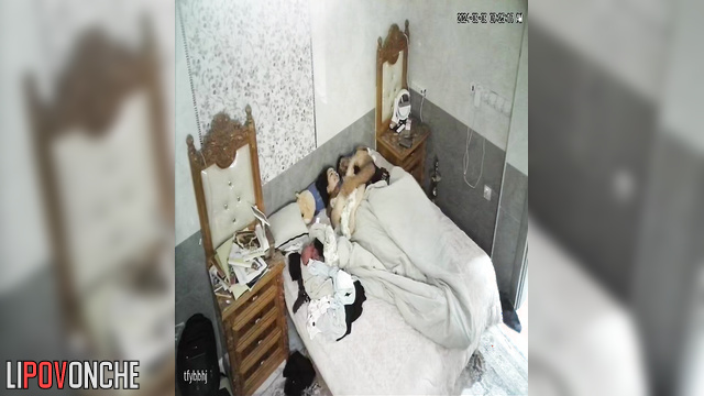 They don't mind that they are chubby (bedroom video)