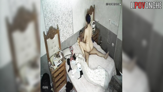 They don't mind that they are chubby (bedroom video)