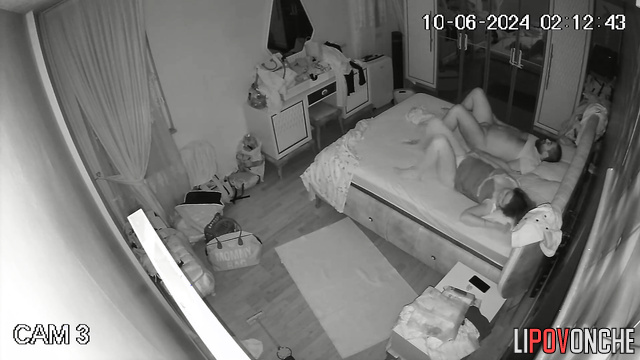 Couple satisfied each other perfectly without knowing about the cam