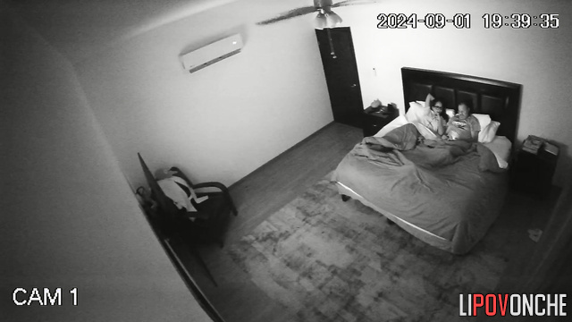 Husband and wife teased each other for a long time, but there was no sex