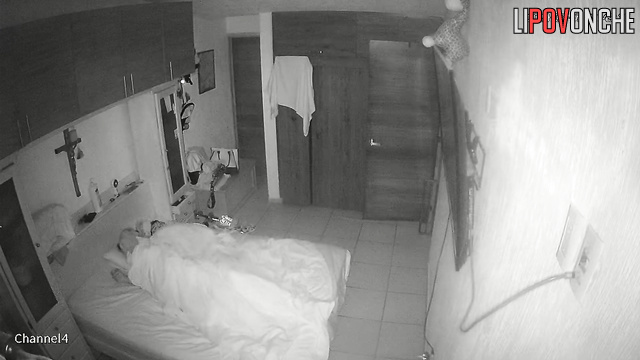 Excited husband shoots his load right into his wife's hot pussy
