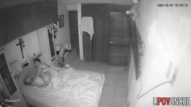 Excited husband shoots his load right into his wife's hot pussy