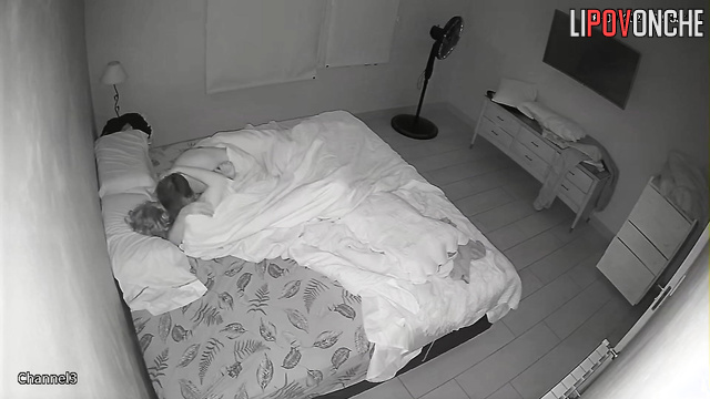 A husband brings his naked wife to orgasm with his playful fingers