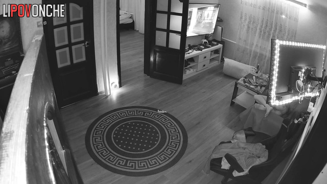 Young lady likes to masturbate when her parents leave