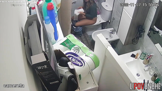 She decided to pee after brushing her teeth, look now