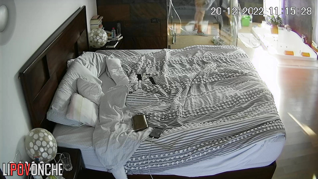 The usual routine of an ordinary woman (hidden cam)