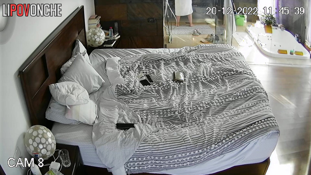 The usual routine of an ordinary woman (hidden cam)