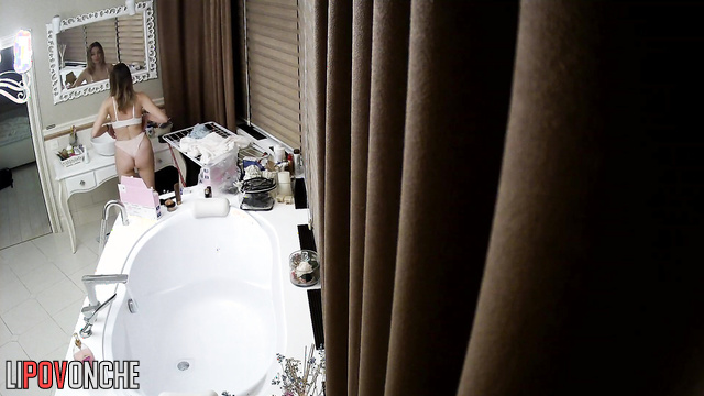 Bathroom is the best place to chat with her fuckers