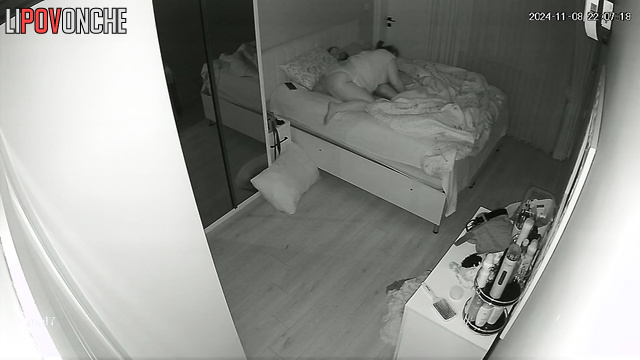 He looked at her ass while she was sucking him (spouses)
