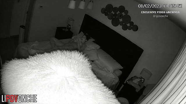 She texts with her lover all night long while being totally naked