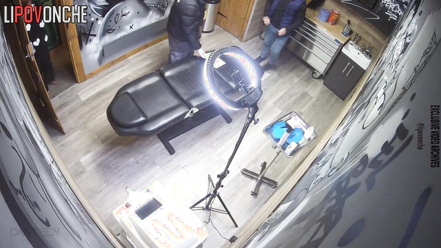 Blonde takes off her lingerie to pierce her nipples in salon