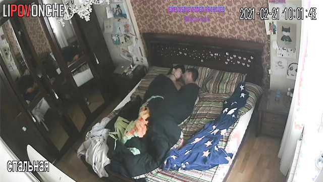 He skilfully makes her orgasm from cuni - and then fucks her