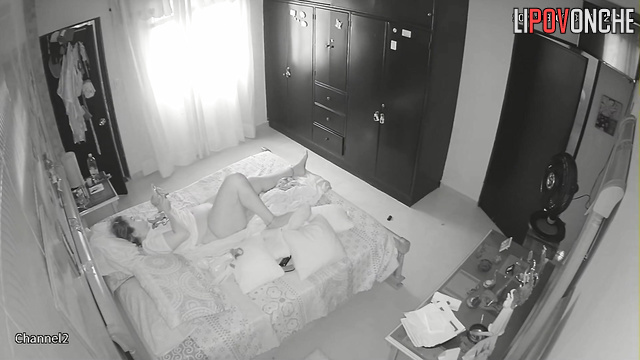 Just her and her sexual desires (bedroom solo video)
