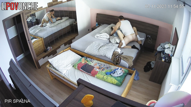 This husband and his wife adore oral sex in the morning