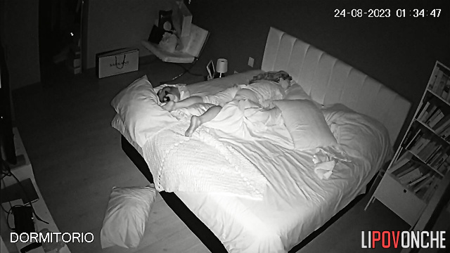 Someone filmed her entire sleep process (spy camera)