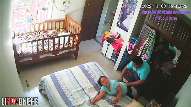Mexican couple having fun in doggystyle / watch it