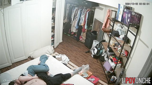 Great pleasure with her gentle hands / bedroom cam