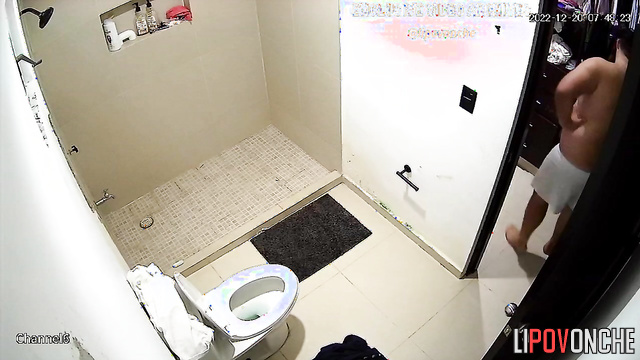 Hidden camera from shower shows how juicy girl gets ready for meetings