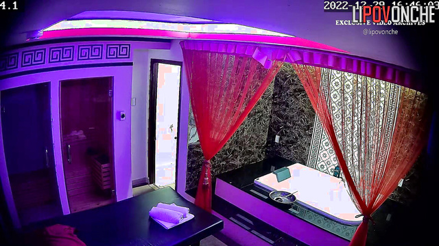 Slut made him massage (without penetration) spy cam