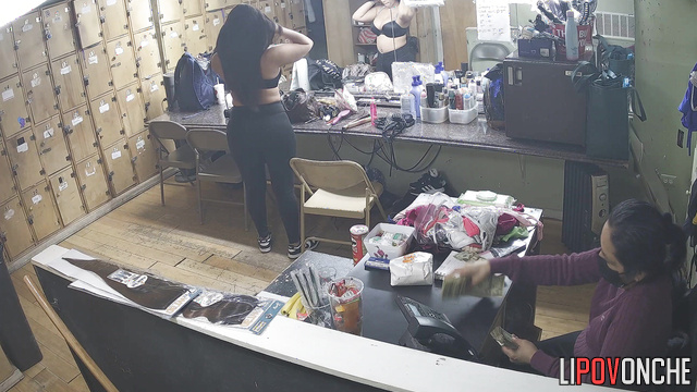 Girls with curvy body shapes are getting ready to seduce guys
