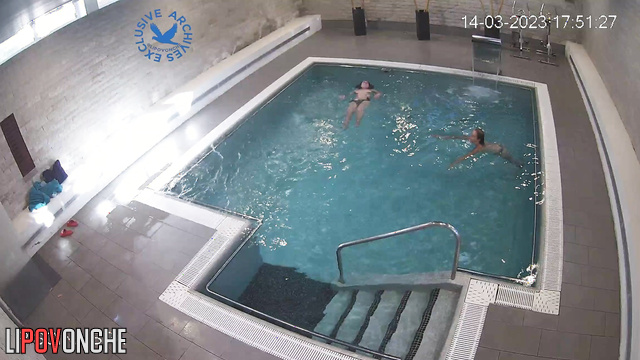 Lady chilling in the pool naked, look / public video